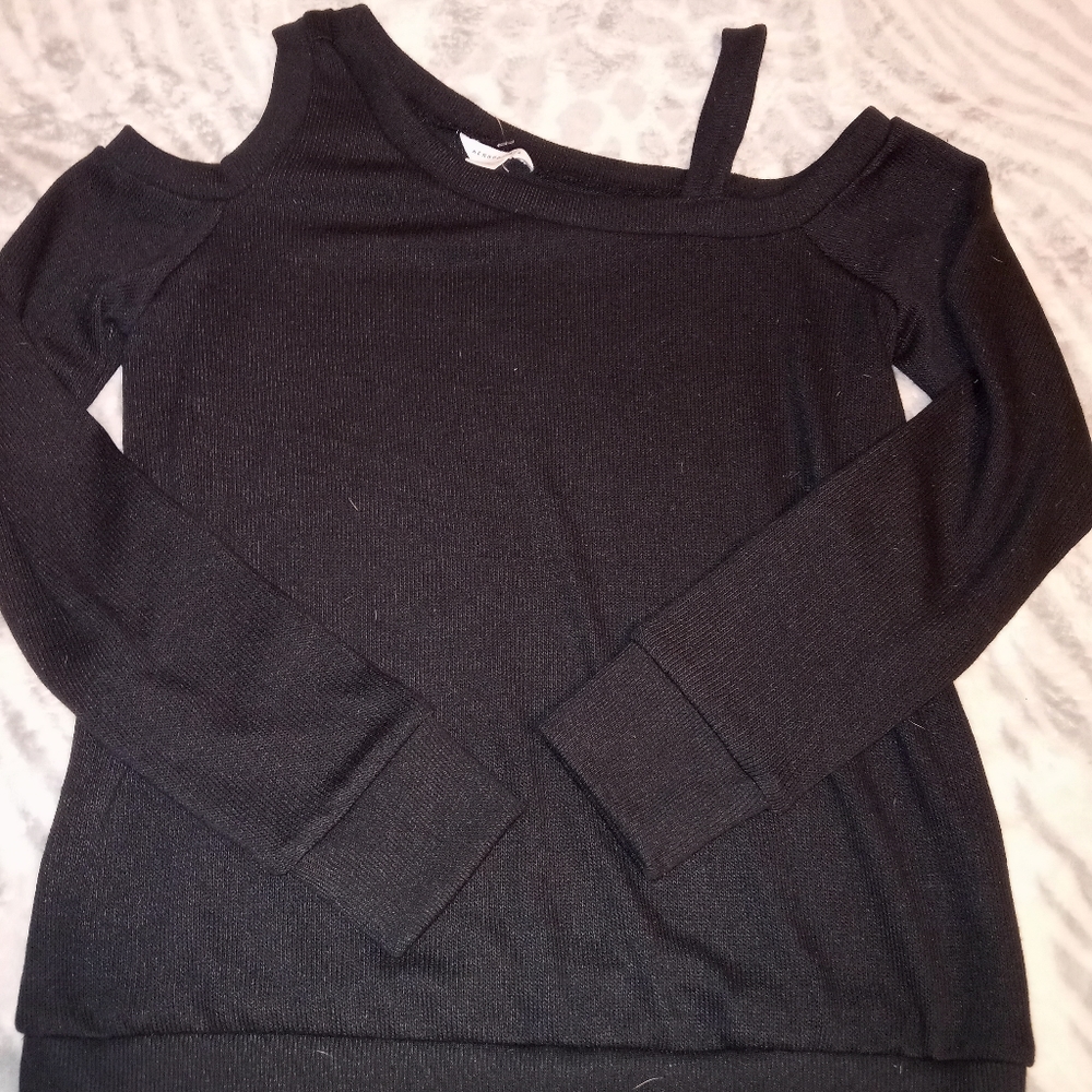 Cold Shoulder Sweater - Picture 2 of 3